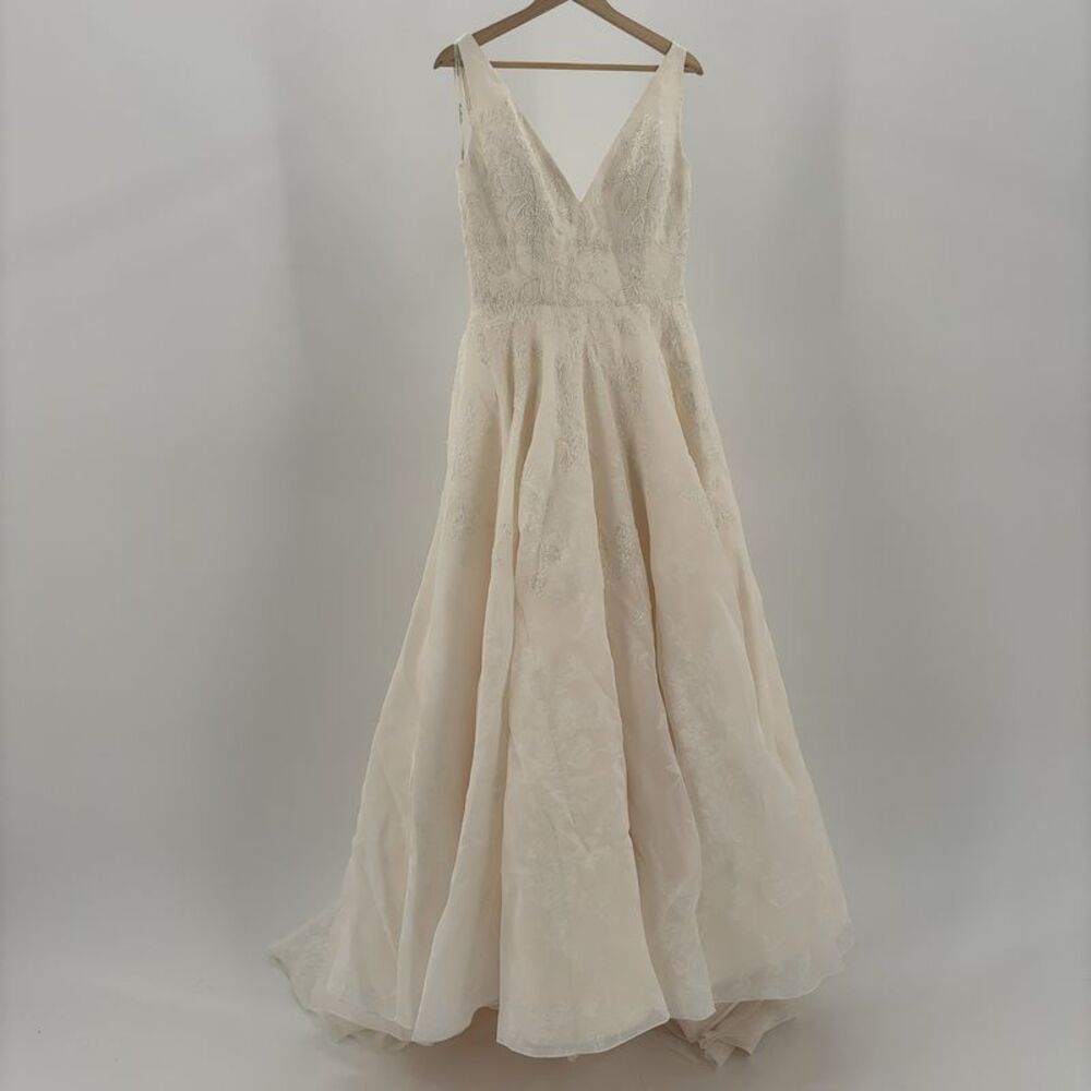 anne barge “Lupita” Wedding Gown in White